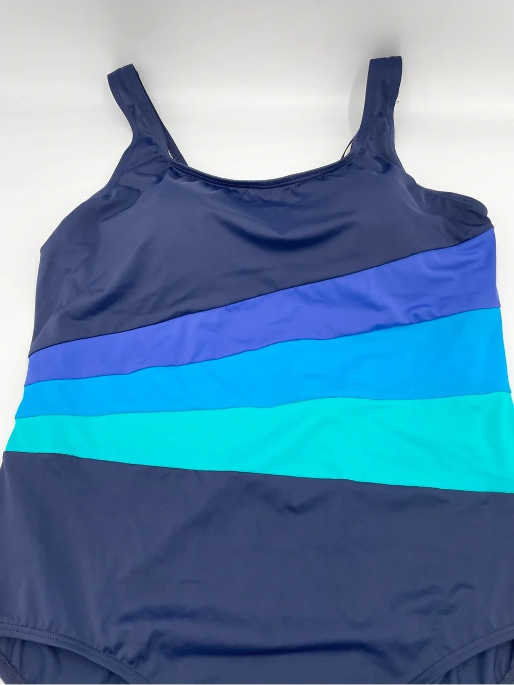 Swim 365 Swimsuits for All Colorblock One-Piece Swimsuit Size 20 Navy Blue Sea